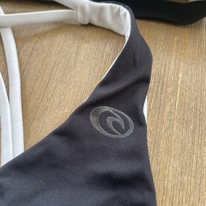 Rip Curl Mirage Bikini Tops (2) black/while (SMALL)